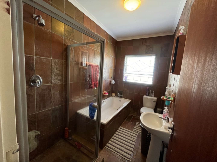 4 Bedroom Property for Sale in Keidebees Northern Cape